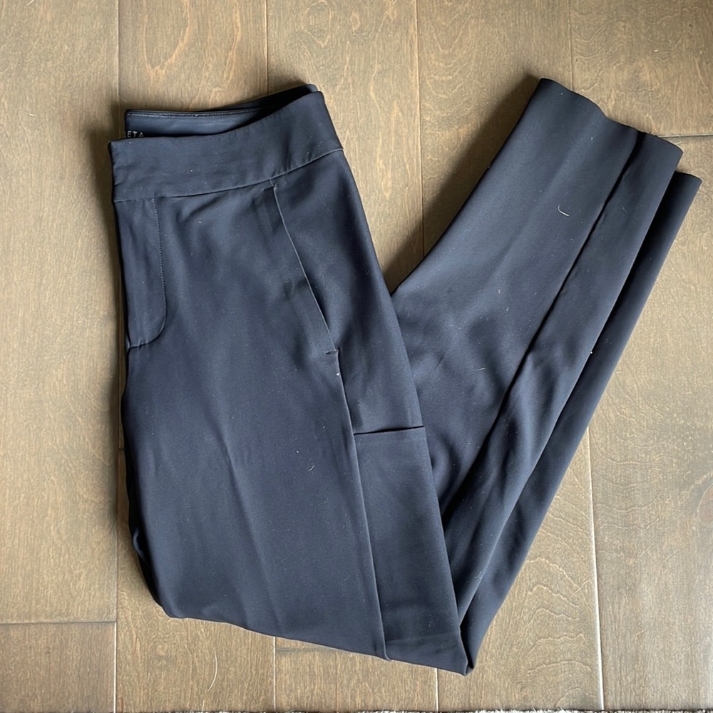 Athleta stellar crop pant. Size 6. Black